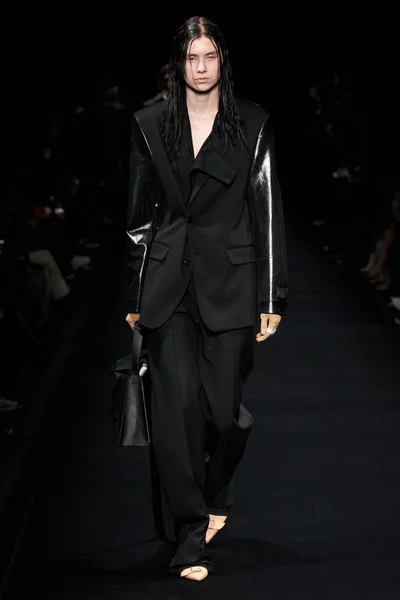 Look 1